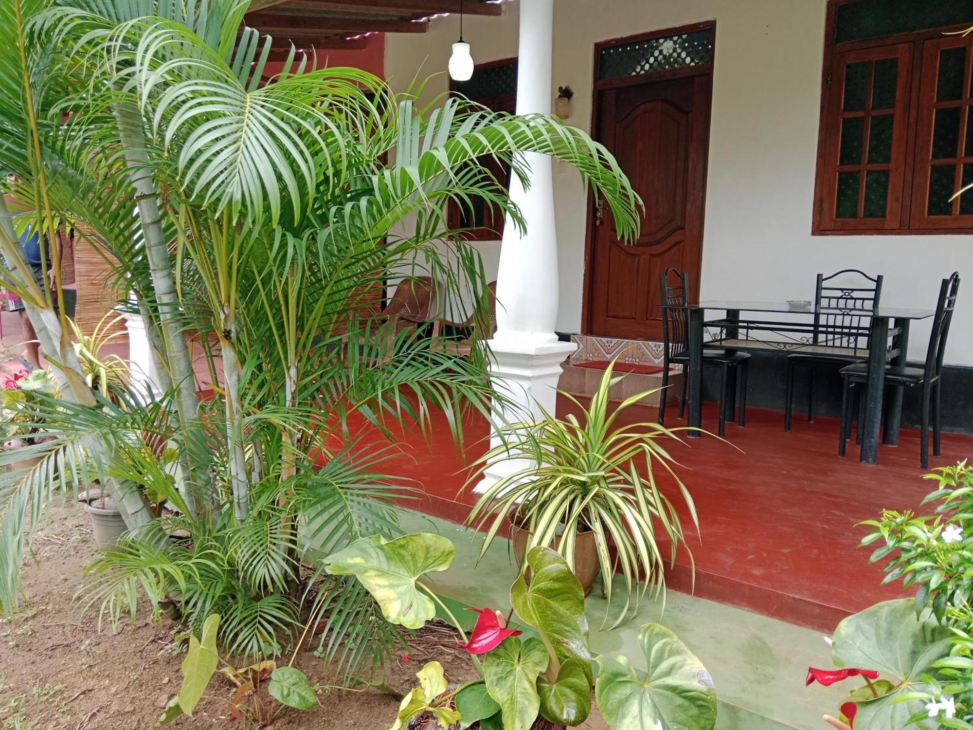 Chanaka Holiday Inn Sigiriya Exterior foto